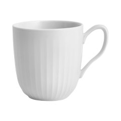 Tassen und Becher