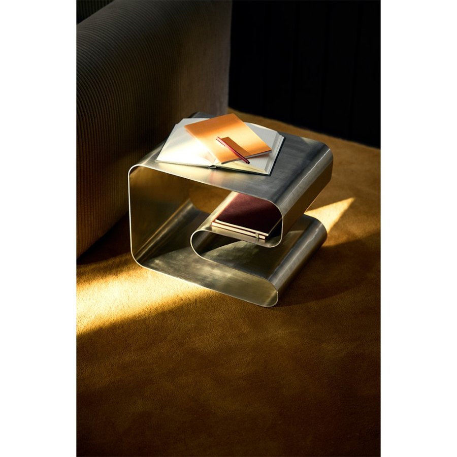 AYTM CURVA SOLID Hocker H43,2 cm, Silber