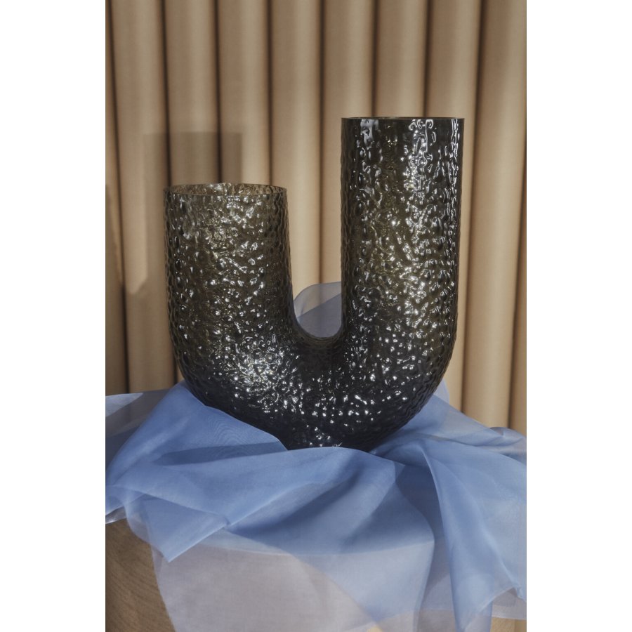 AYTM Arura Vase H40 cm, Schwarz