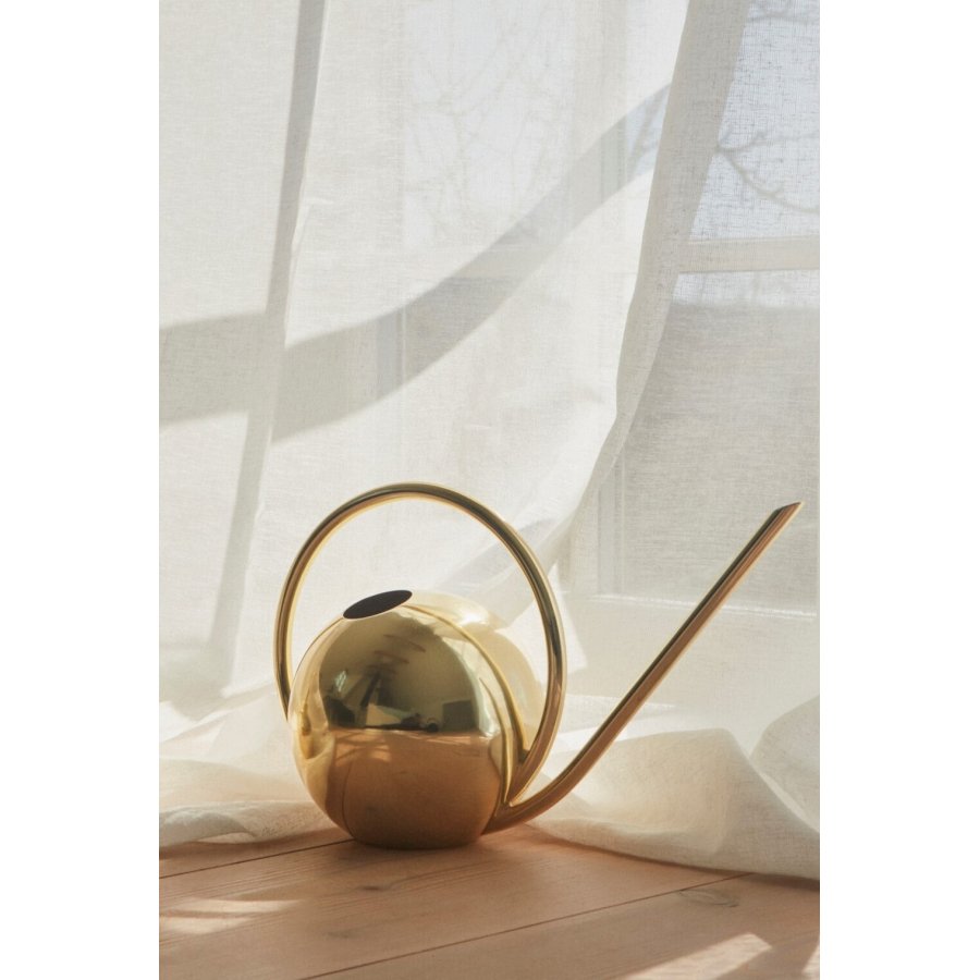 AYTM Globe Giekanne H23.1 cm, Gold