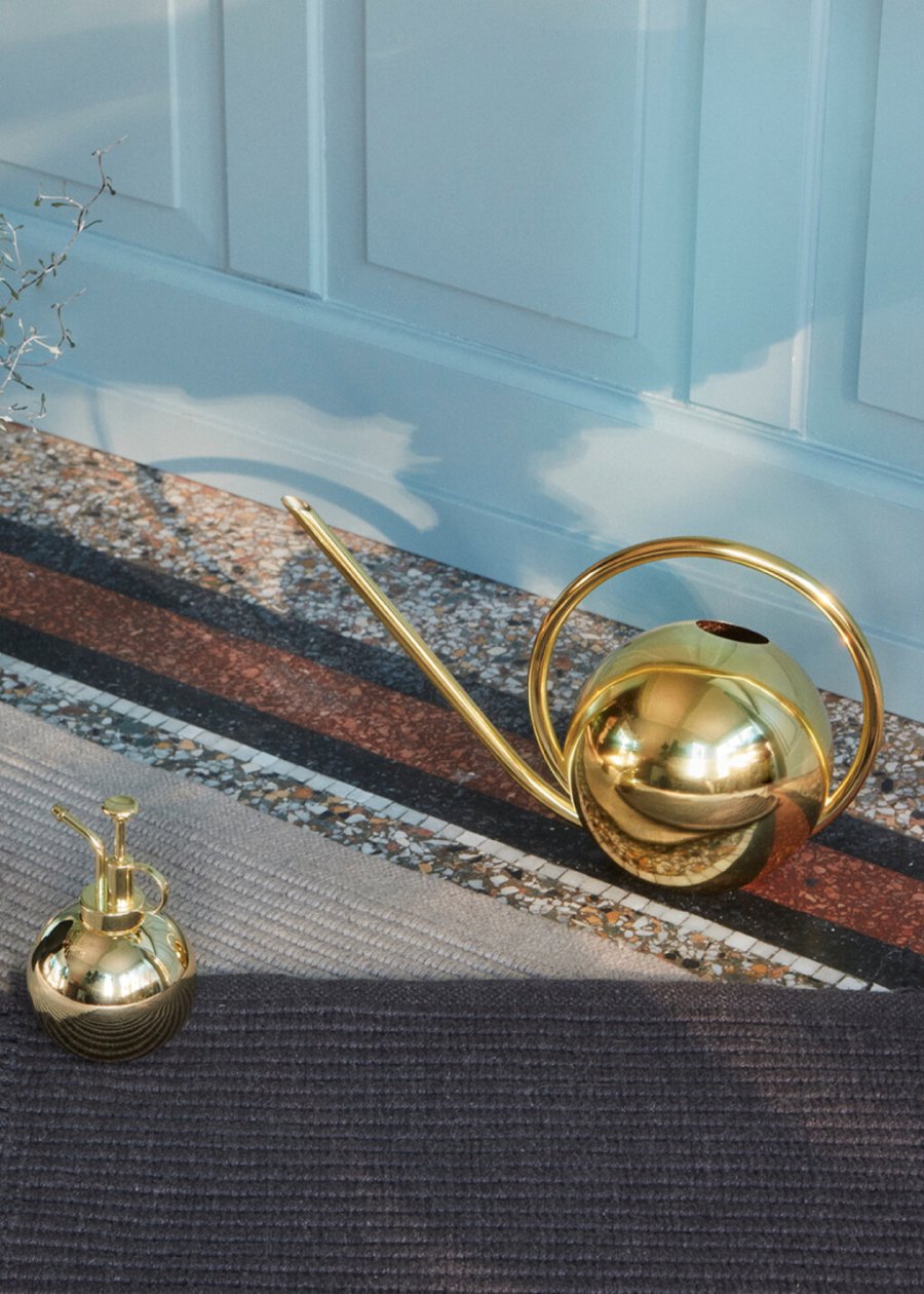 AYTM Globe Giekanne H23.1 cm, Gold