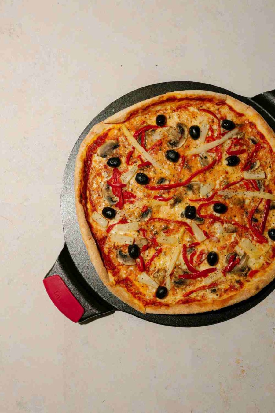 Lodge Pizzasteen met Siliconen Handvat �38,1, Zwart