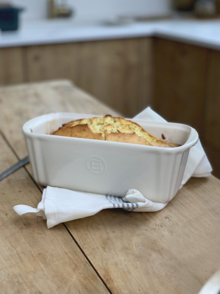 Emile Henry Kageform 13x31 cm, Creme