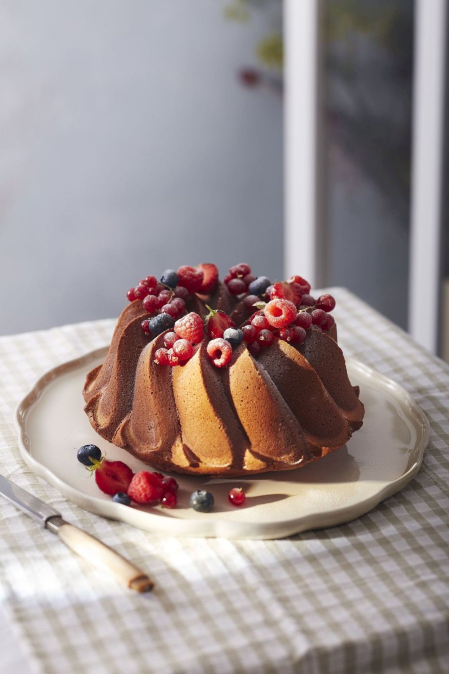 Emile Henry Madeleine Serveringsfad �31 cm, Creme