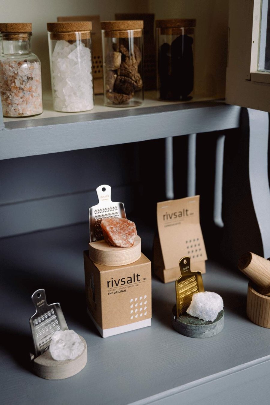 Rivsalt Salzstein mit Reibe 40 g, Persian Blue