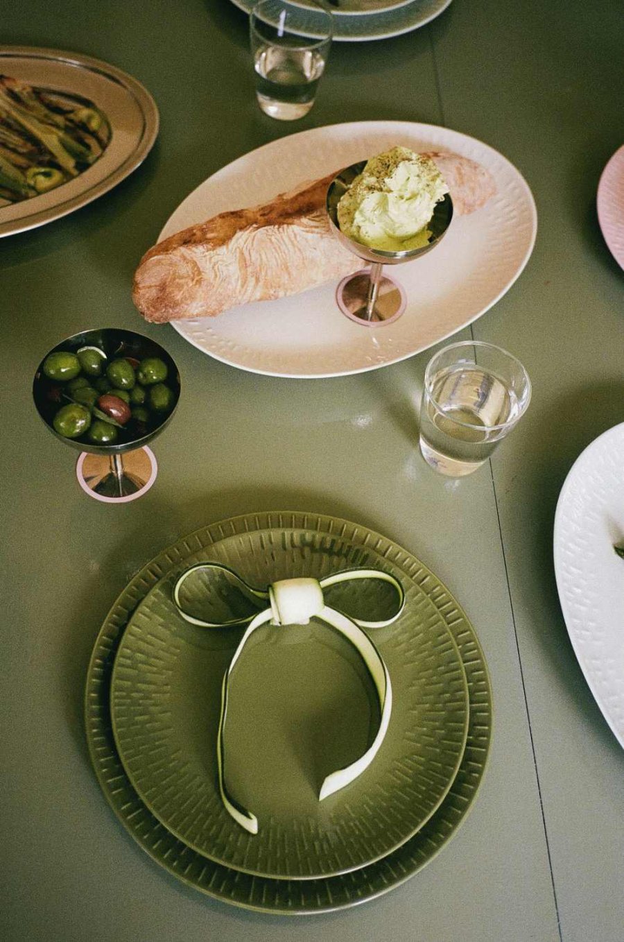 aida Confetti Serveringsfad 36,8 cm, Lyser�d