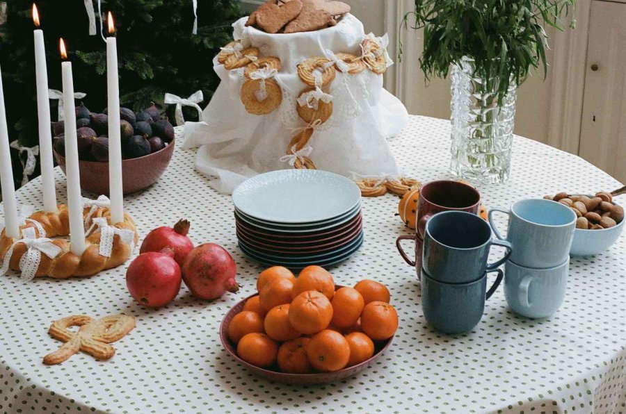 aida Confetti Pastatallerken 23 cm, Bordeaux