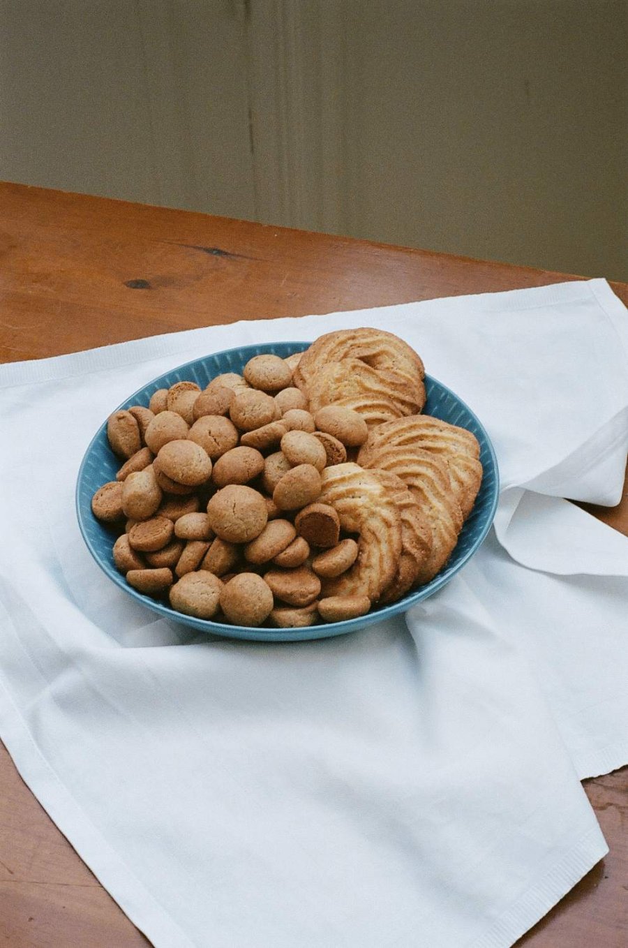 aida Confetti Pastatallerken 23 cm, M�rkebl�