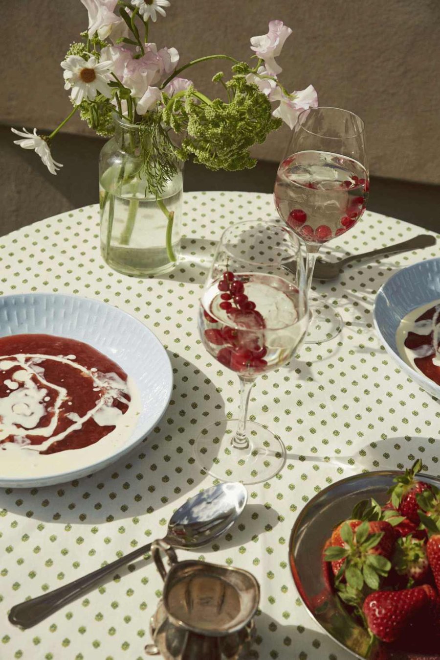 aida Confetti Pastatallerken 23 cm, Lysebl�