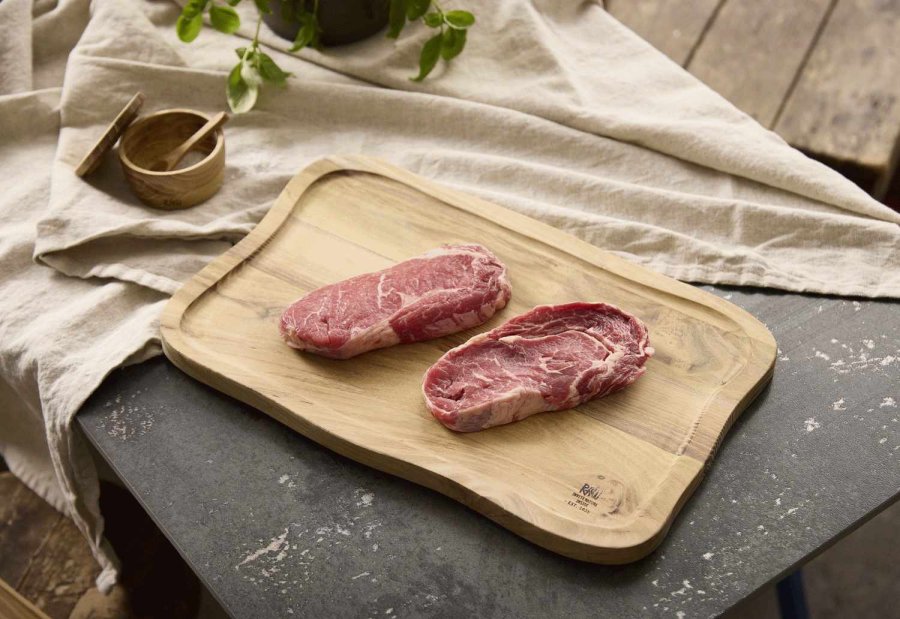 RAW Schneidebrett mit Saftrille 40x46 cm, Teak