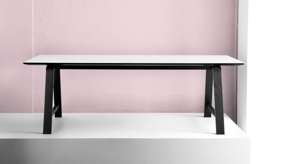 Andersen Furniture T1 udtrksbord 95x220cm, Hvid laminat, Sort stel