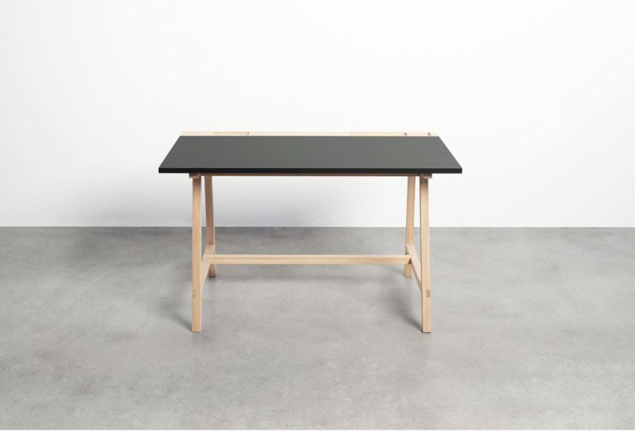 Andersen Furniture D1 Arbejdsbord 125x70cm, Linoleum kul, Eg hvid mat lak stel