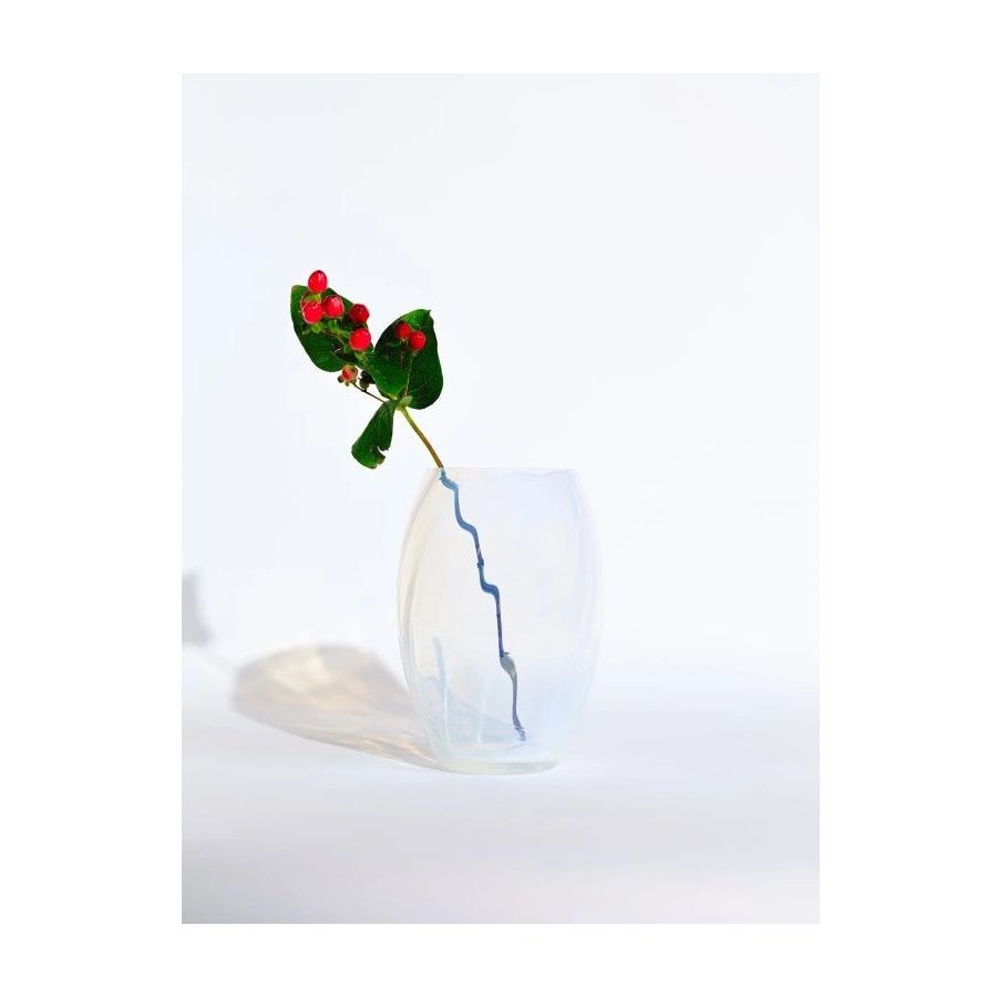 Anna von Lipa Opaline Elipse Vase H23 cm, Creamy White