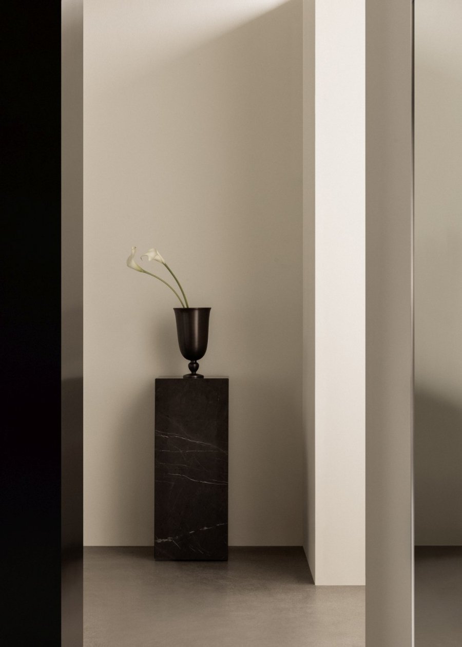 Audo Copenhagen Pavot Vase H28,7 cm, Bronzefinish