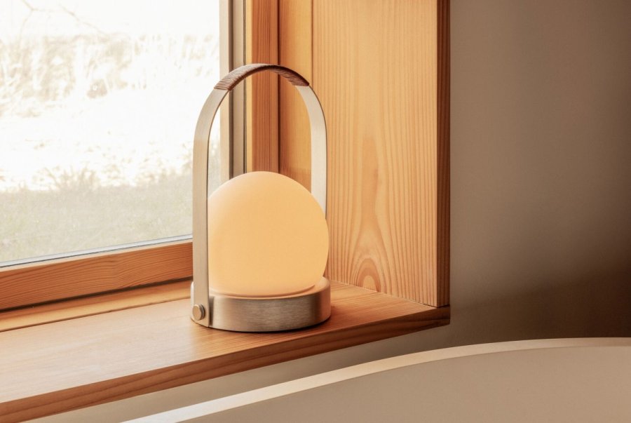 Audo Copenhagen Carrie Akku-Tischlampe H24,5 cm, Geb&uuml;rstetes Leder
