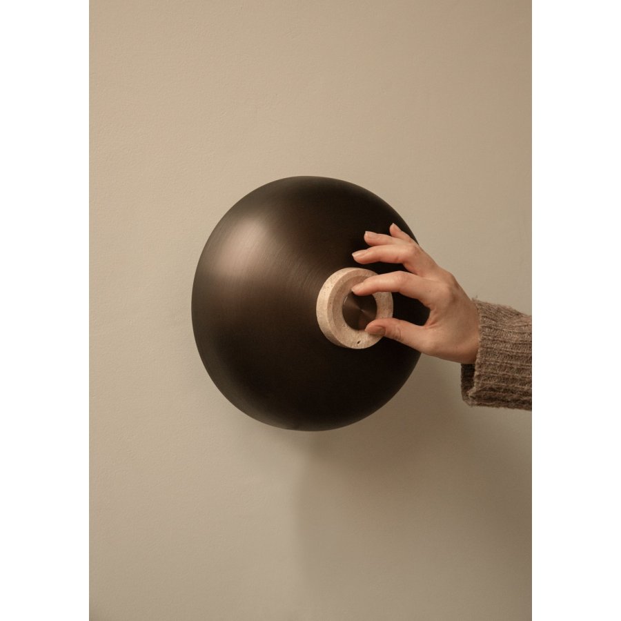 Audo Copenhagen Reverse Vglampe 24 cm, Beige/Bruneret Messing
