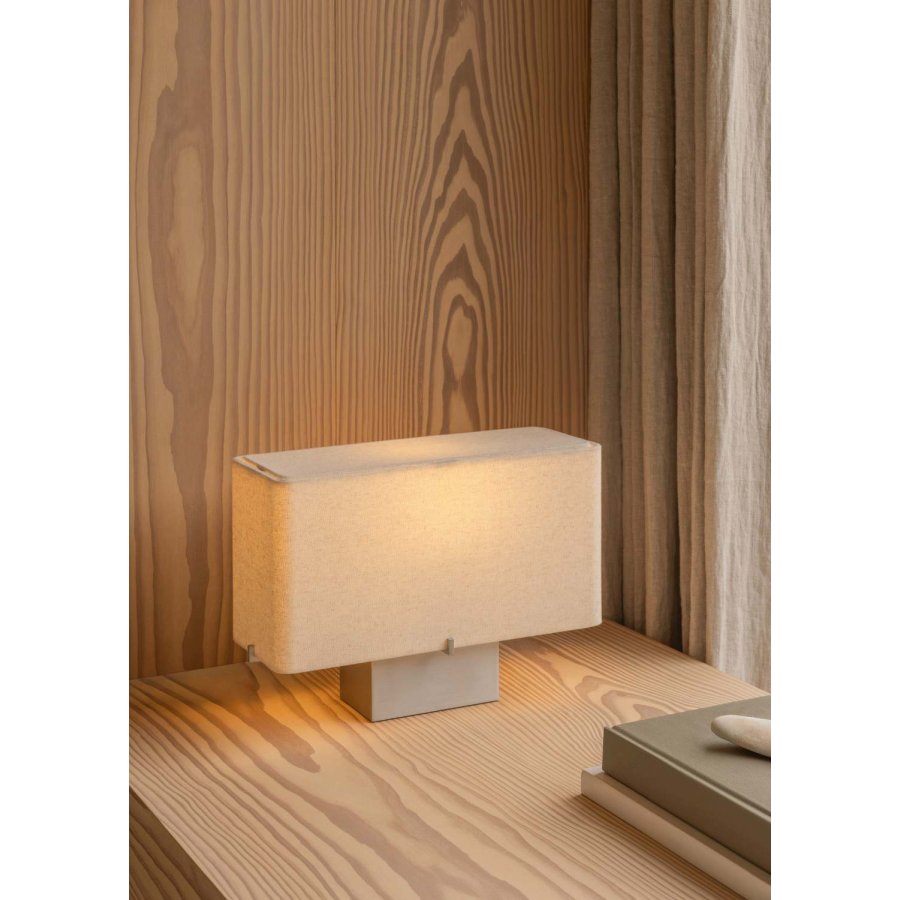 Audo Copenhagen Nonna Tischlampe H24 cm, Aluminium/Sand