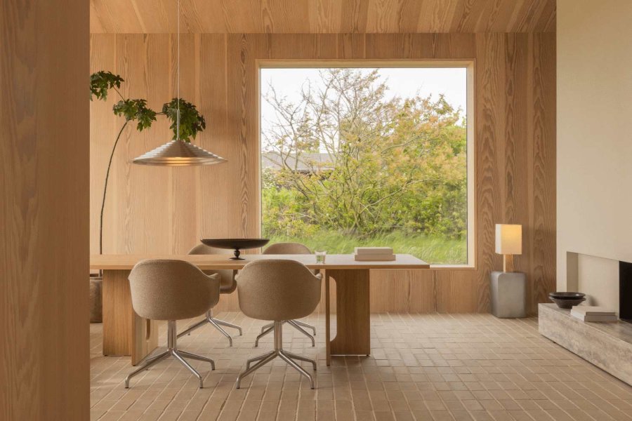 Audo Copenhagen Nonna Tischlampe H49 cm, Travertin/Sand