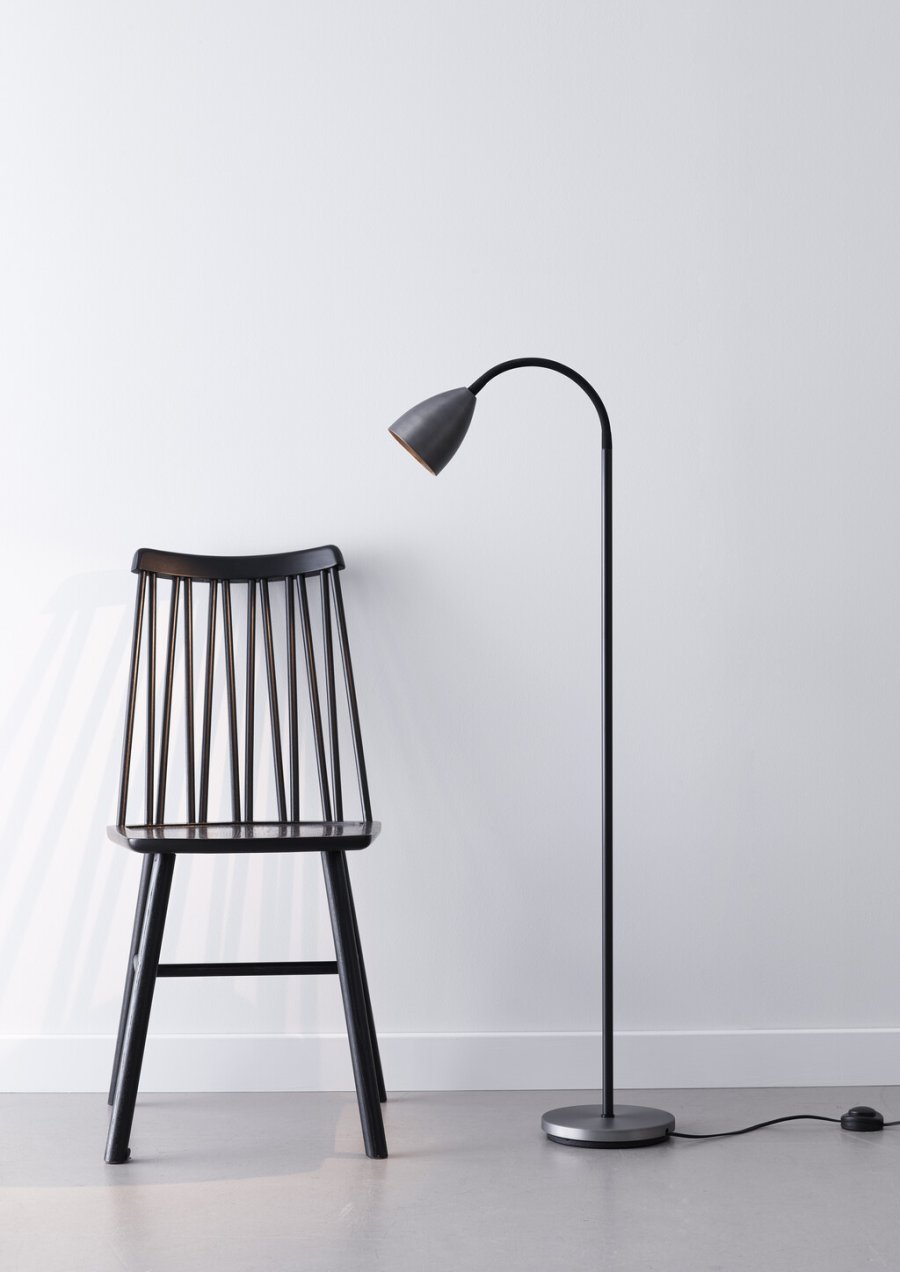 Belid Proud Stehlampe H147.5 cm, Oxidiertes Grau