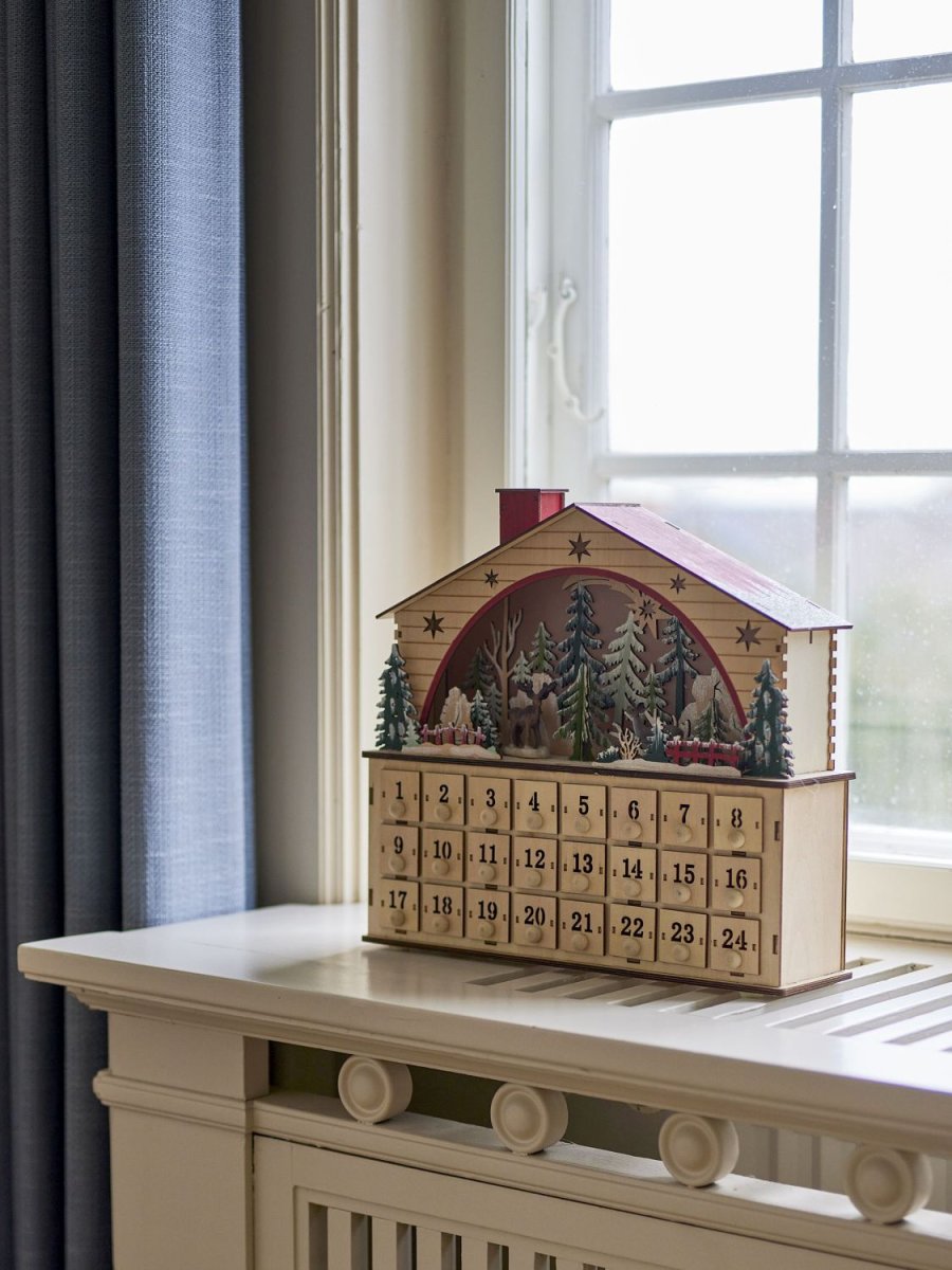 Bloomingville Melvin Julekalender m. Lys 34x36 cm, Krydsfiner