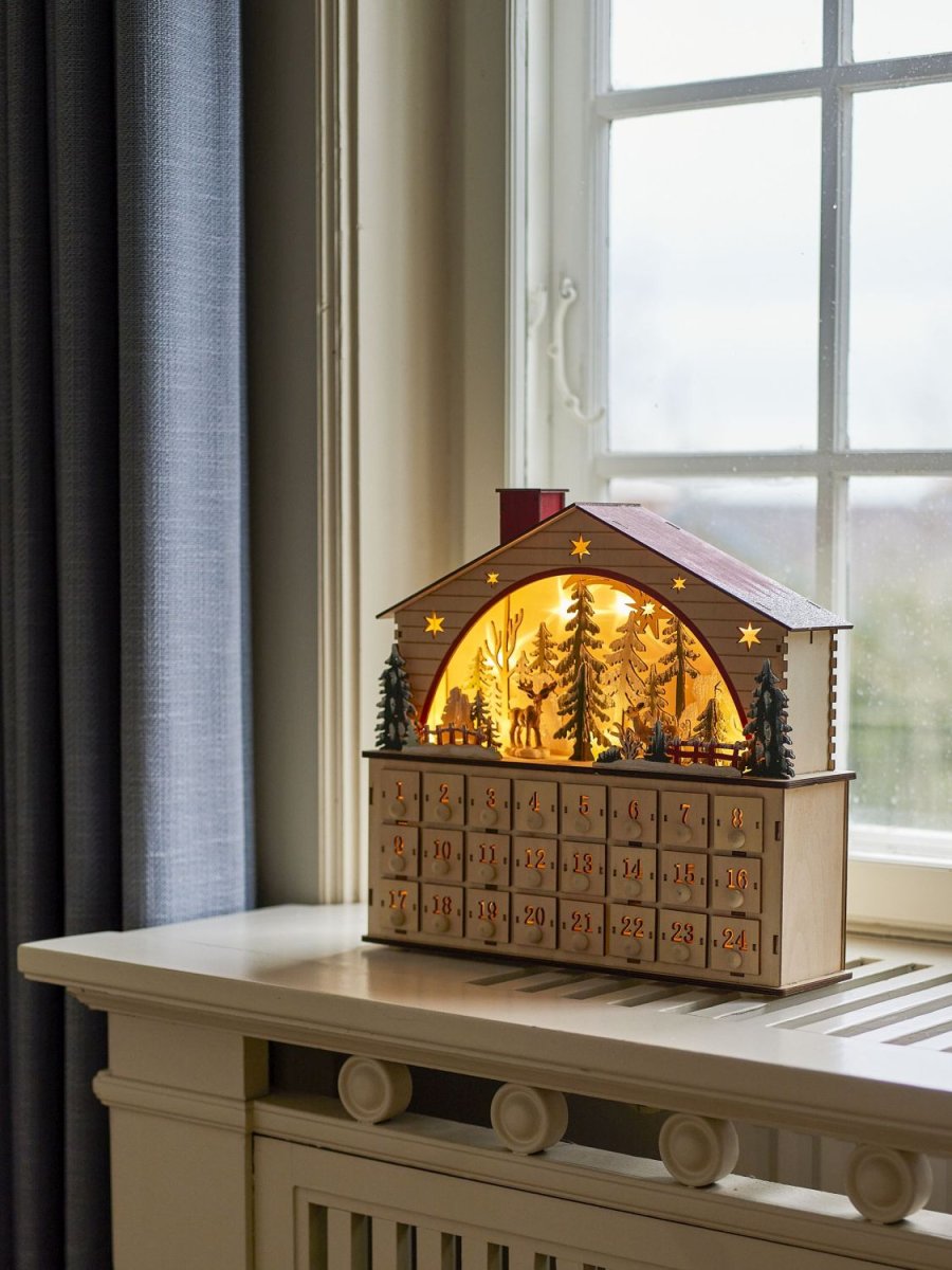 Bloomingville Melvin Julekalender m. Lys 34x36 cm, Krydsfiner