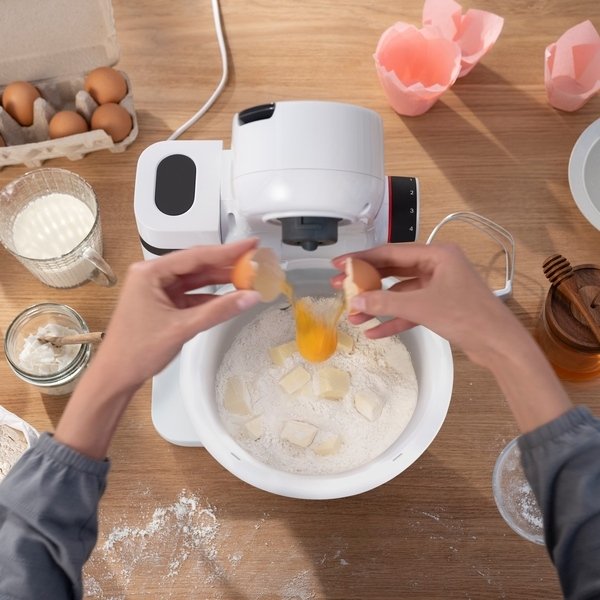 Bosch Serie 2 K�kkenmaskine 700W inkl. 3 stk Tilbeh�r, Hvid