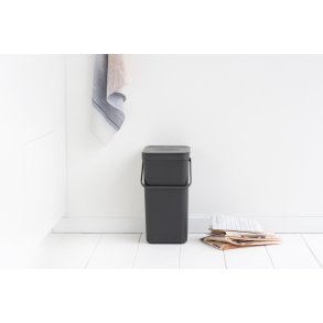 Brabantia Sort & Go Affaldsspand m. Låg 16 L, Grå
