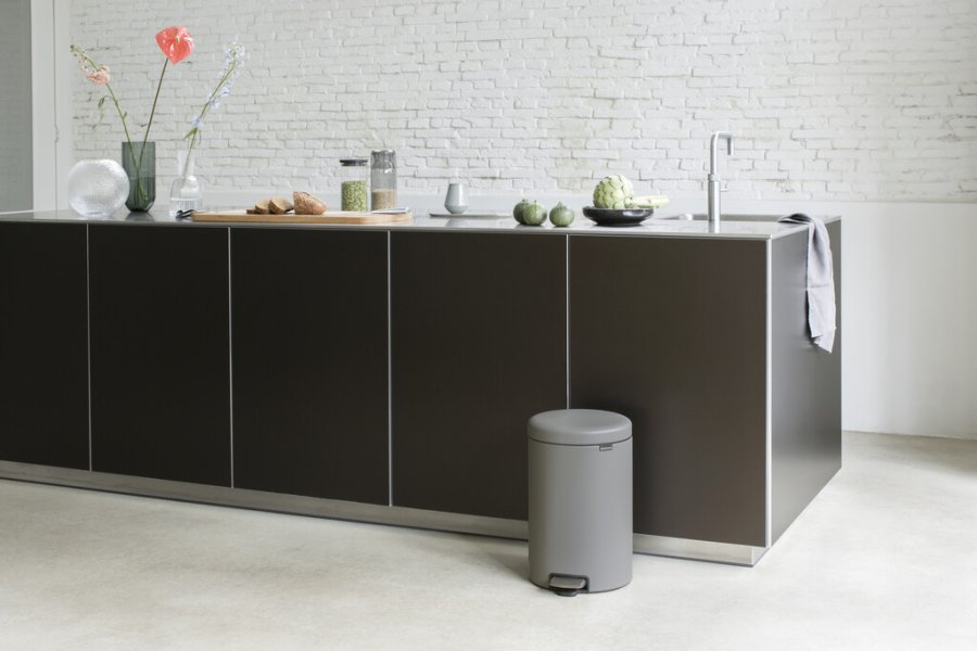 Brabantia NewIcon Pedalspand 20 L, Mineral Concrete Grey