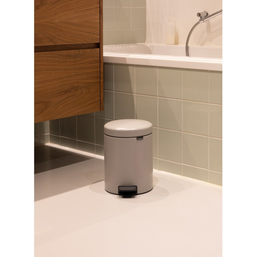 Brabantia Newlcon Pedalspand 5 L, Lysegr�