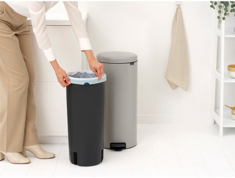 Brabantia Newlcon Pedalspand 30 L, Lysegr�