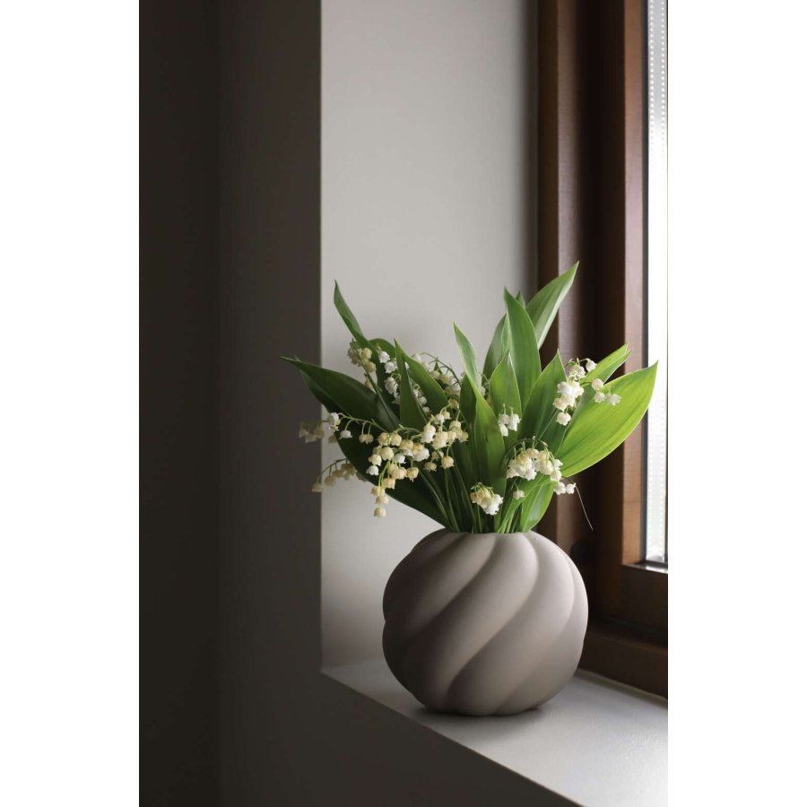 Cooee Design Twist Ball Vase H12 cm, Sand