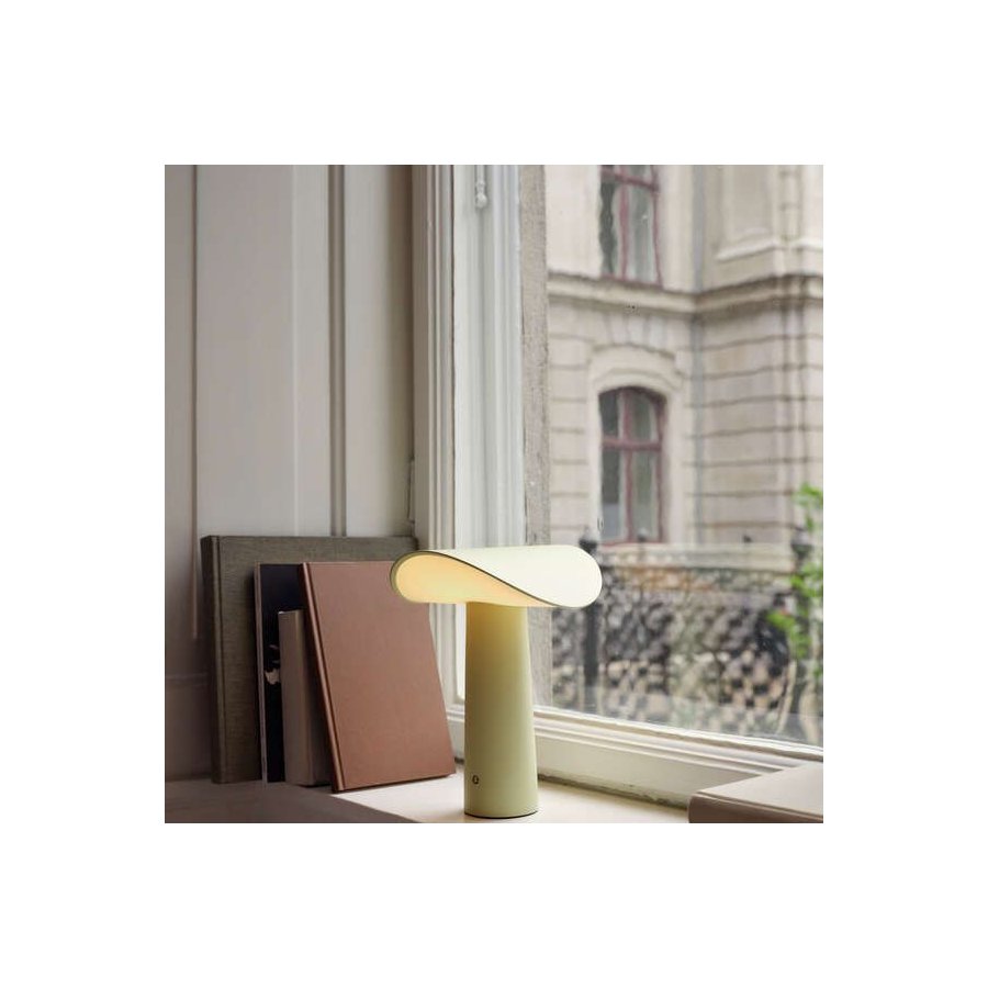GEJST Lium Akku-Tischlampe H22,5 cm, Hellgelb