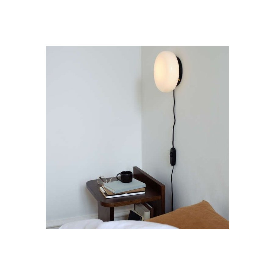 GEJST Opa Wand- und Deckenlampe 21,5 cm, Opalglas/Schwarz