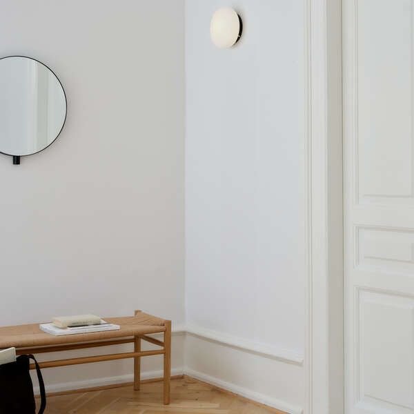 GEJST Opa Wand- und Deckenlampe 21,5 cm, Opalglas/Schwarz