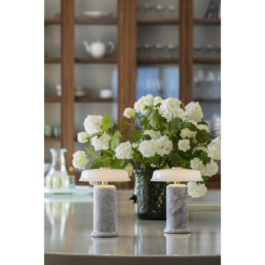 Design By Us Trip No. 2 Tr�dl�s Bordlampe H22 cm, Carrara/Opal