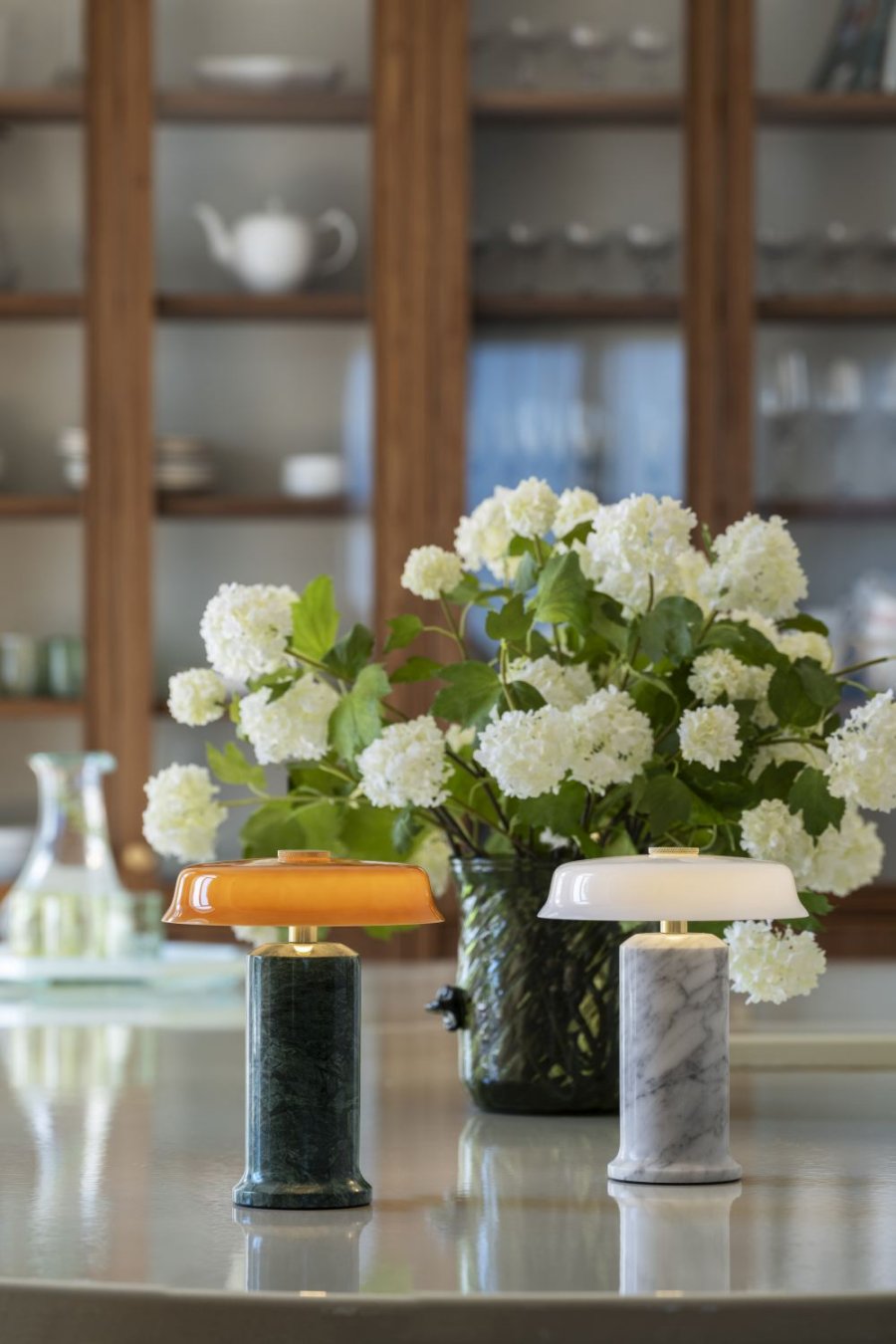 Design By Us Trip No. 2 Tr�dl�s Bordlampe H22 cm, Carrara/Opal