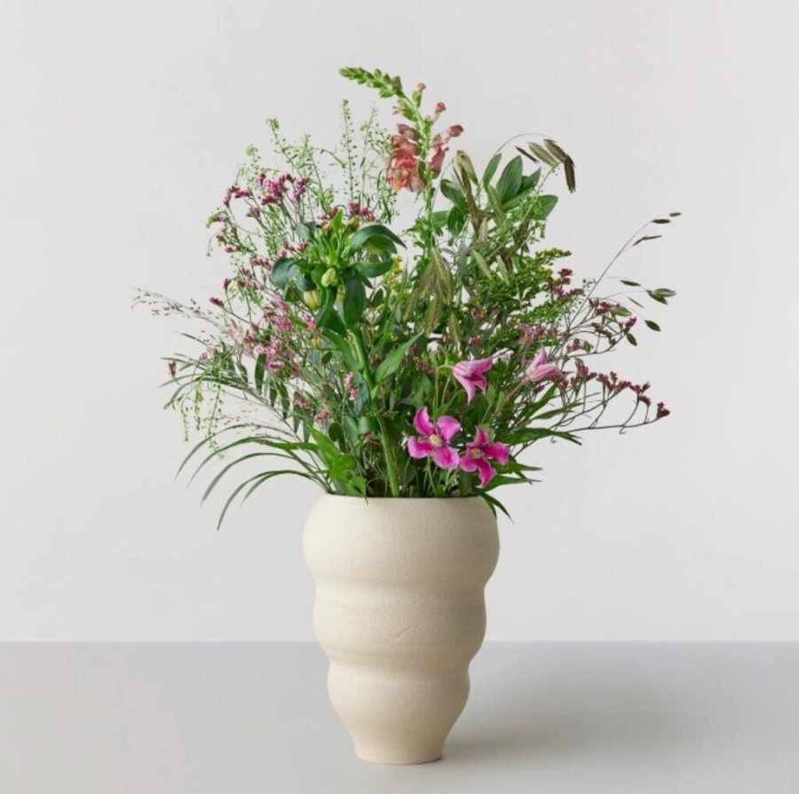 Ro Collection Hand Turned Vase Curved no. 60, Vanilla