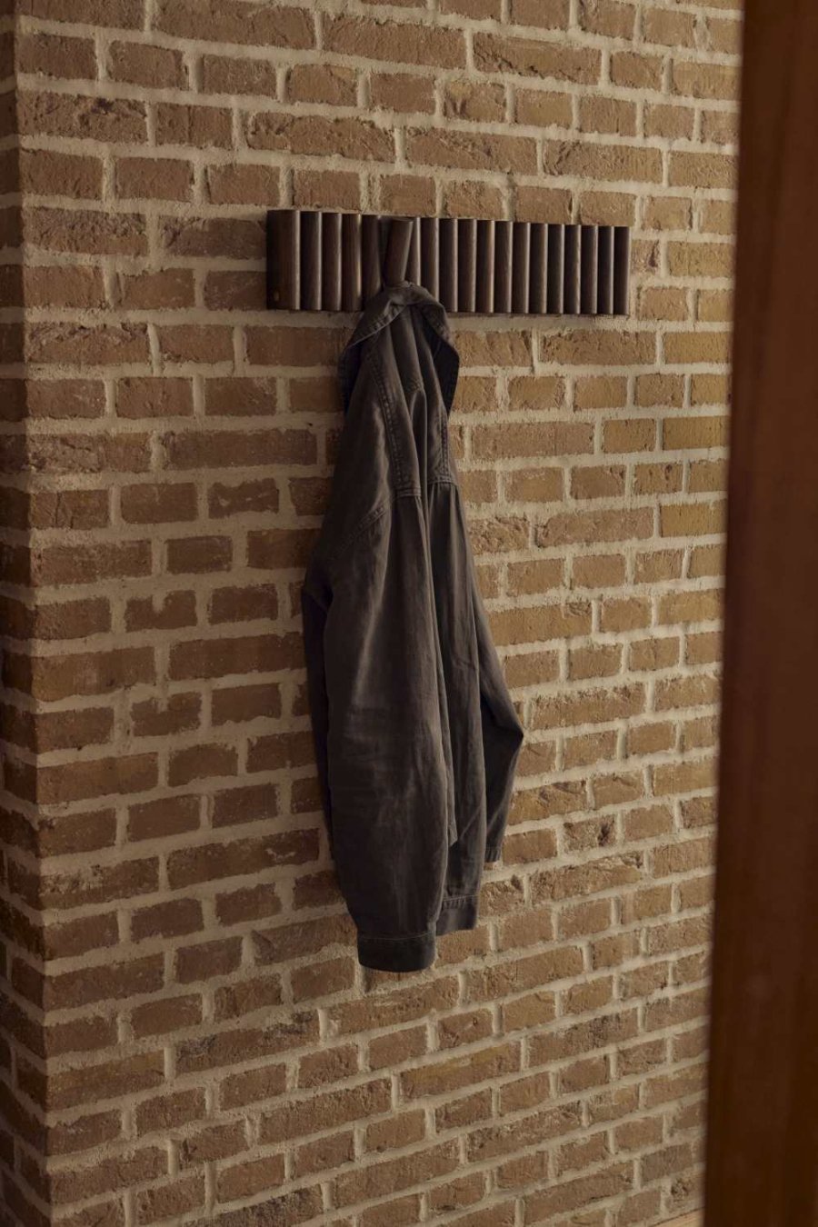 Andersen Furniture Mono Garderobenleiste 59 cm, Ger&auml;ucherte Eiche