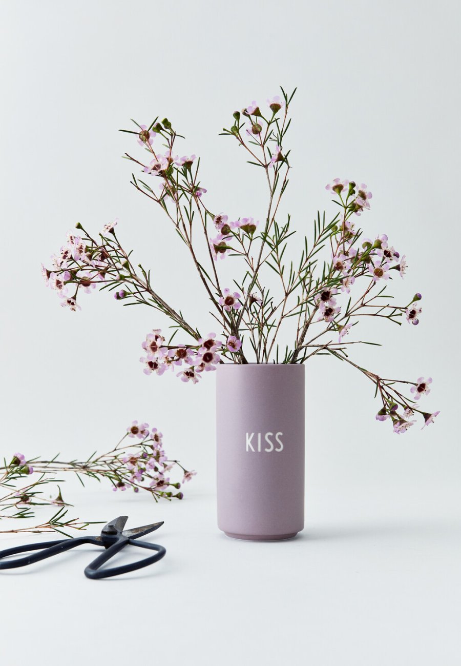 DESIGN LETTERS Lieblingsvase Kiss H11 cm, Lavendel