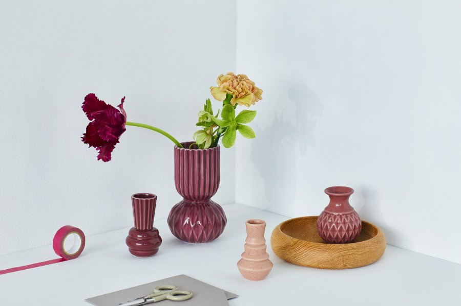 Dottir Nordic Design Samsurium Rufflebell Vase H14 cm, Aubergine