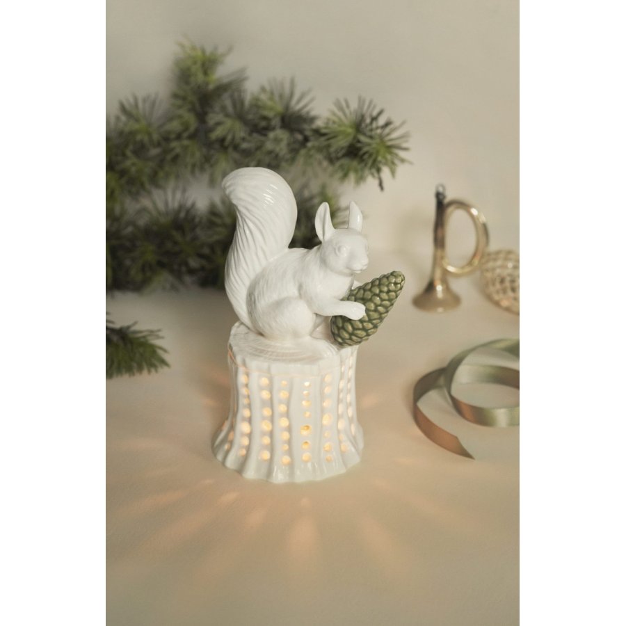Dottir Nordic Design Winter Stories Eichhrnchen auf Baumstumpf Teelichthalter H15,8 cm