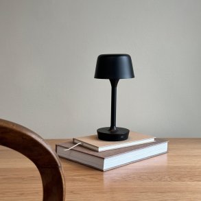 Dyberg Larsen FLOW Trådløs Bordlampe LED H25,5 cm, Sort