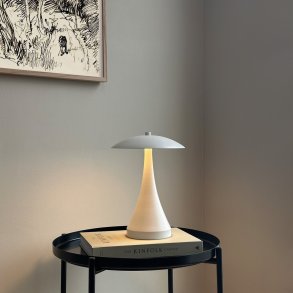 Dyberg Larsen Vienna Trådløs Bordlampe LED H23,5 cm, Mat Hvid