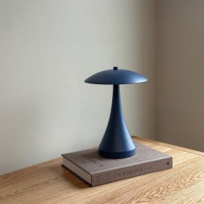 Dyberg Larsen Vienna Trådløs Bordlampe LED H23,5 cm, Indigo