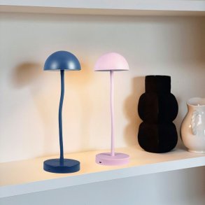 Dyberg Larsen Fonzy Trådløs Bordlampe LED H38 cm, Pink