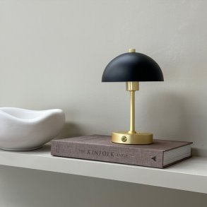 Dyberg Larsen Malmø Special Edition Trådløs Bordlampe LED H23 cm, Sort/Messing