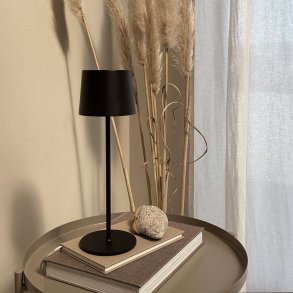 Dyberg Larsen Karl Trådløs Bordlampe LED H37 cm, Sort