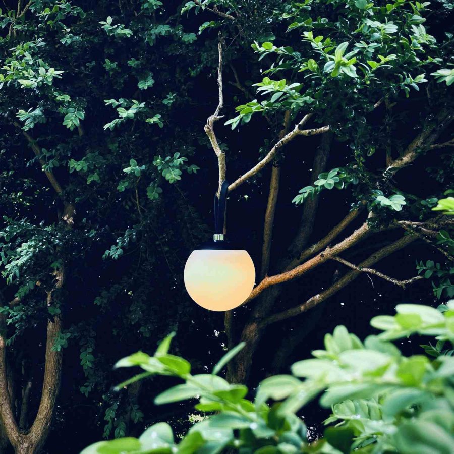 Dyberg Larsen Odin Akku-Lichtkugel mit Riemen LED 11 cm, Wei/Schwarz