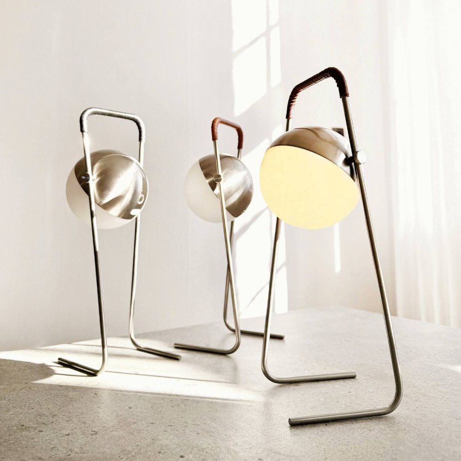 Dyberg Larsen Mova Akku-Tischlampe LED H31 cm, Cognac