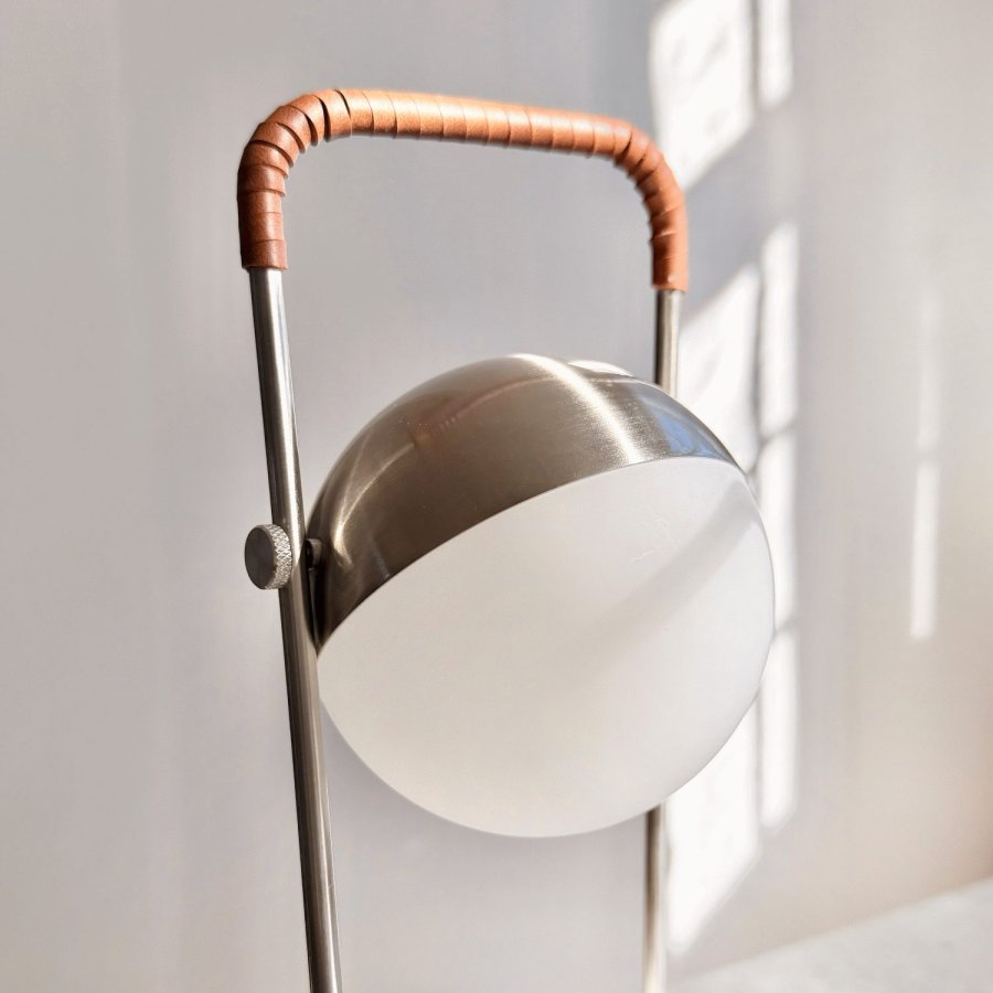 Dyberg Larsen Mova Akku-Tischlampe LED H31 cm, Cognac